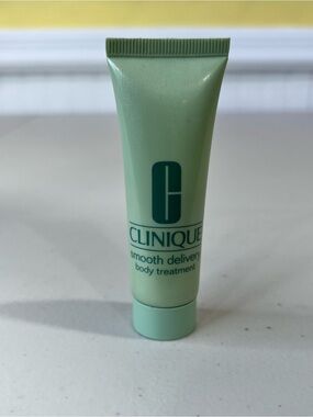 Clinique Smooth Delivery Body Treatment - Mint Green Tube